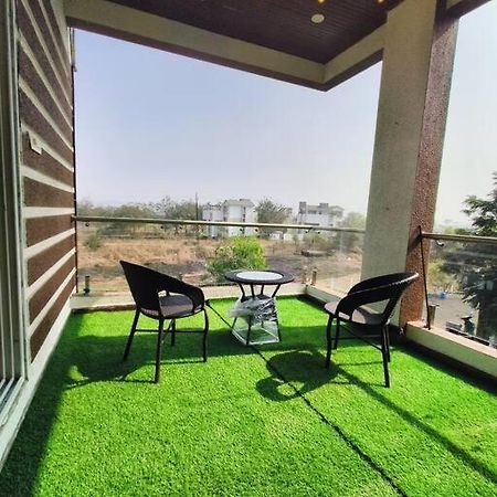 Lavish 3Bhk Villa F2 - Private Pool - The Heaven Pālghar Buitenkant foto